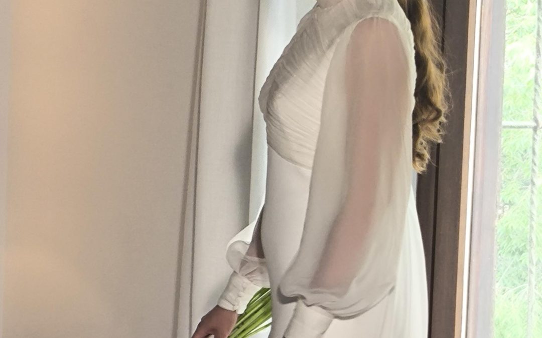 Novia que brillan con luz  propia : la elegancia de lo Natural.